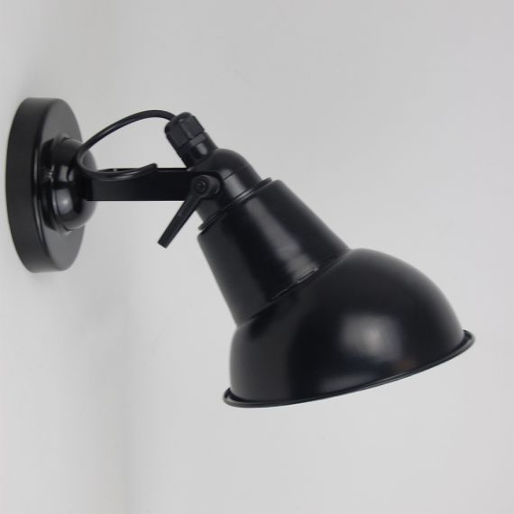 Schwarze Metall Wandleuchte im Industriedesign