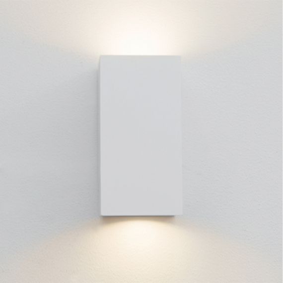HUG SQ TWO Wandspot aus keramischen Material