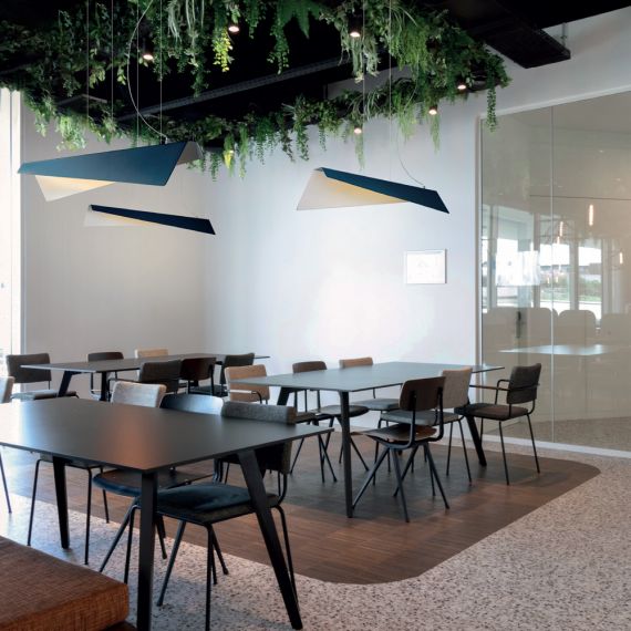Moderne Hngeleuchte zur Restaurantbeleuchtung.
