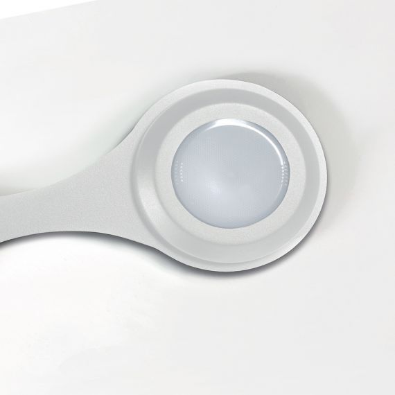 Spot Licht mit flachem LED Leuchtmitte.