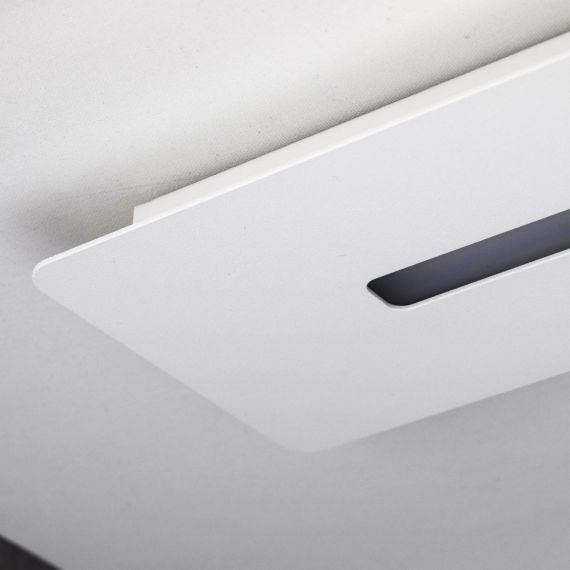 Das abgerundete Design macht die Deckenleuchte besonders.