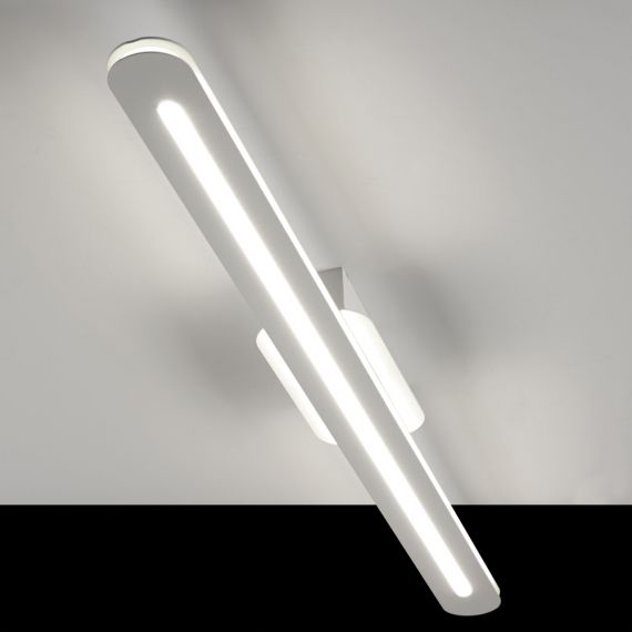 Mit 98cm sehr lange und 4500 Lumen helle Deckenlampe.