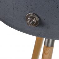 TAMLA Bodenstehleuchte aus Beton Materialmix aus rauem Beton, Stahl und Holz.