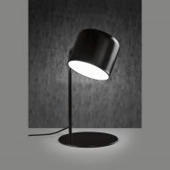 TARRO Tischleuchte aus Metall mit schwenkbarem Schirm Puristische Tischleuchte mit drehbarem Schirm.