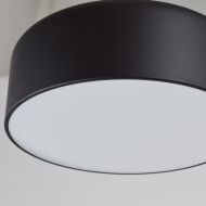 TARRO Deckenleuchte mit drei verschieden groen runden Metallschirmen Matt schwarze Oberflche der Lampe.