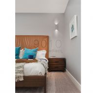 HUG SQ TWO wall spot made of ceramic material Puristischer up&down Strahler aus natrlichem Material.