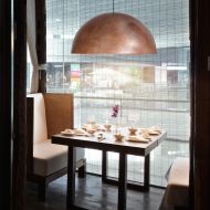 CUIVRE Sehr groe Hngeleuchte aus Italien Die Kupfer-Pendelleuchte hat einen Durchmesser von 80 cm.