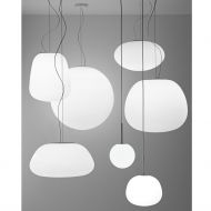 MAIOLE Italienische Pendelleuchte mit Opalglas Weitere Leuchten aus der Serie im Licht.