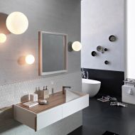 LUNAR Italienische Wandleuchte mit Opalkugel Schlicht-weie Wandleuchten, blendfrei und spritzwassergeschtzt.