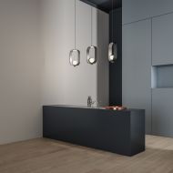 FILIPA Italienische Pendelleuchte mit Glaskugel Modernes Interieur mit auergwhnlicher Lichtquelle.