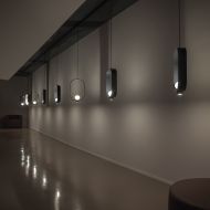 FILIPA Italienische Pendelleuchte mit Glaskugel Italienisches Design  hochwertig inzeniert.