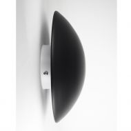 ECLIPSE Wandleuchte mit gewlbtem Metallschirm Seitenansicht der Wandleuchte.