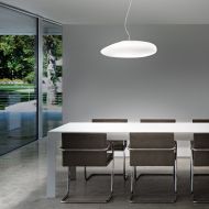 NEOCHIC Organische Pendelleuchte mit weiem Glas Groe Glas-Hngeleuchte in organischer Form.