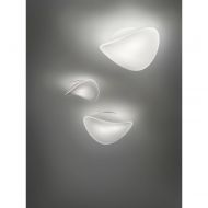BALANCE Deckenleuchte aus geschwungenem Opalglas Schne geschwungene Form der Deckenleuchte.