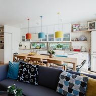 JUNO pendant light in bright colors Esstischlampe: Farbakzente fr den Wohnraum.