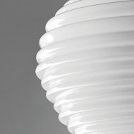 SPIRIT Italienische Deckenleuchte mit gewelltem Glasschirm Oberflche des hochwertigen Opalglases.