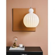 BLESS Verspielte Hngeleuchte mit farbigem Lampenglas Einfach wohltuend das harmonische Design der Leuchte.