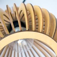 CLAIR Pendelleuchte mit Lampenschirm aus Holz Die Holzlamellen Leuchten passen gut zu modernem Interiordesign.