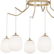 KAROUSEL Groer Kronleuchter mit 6 Brennstellen Der groe Leuchter in mattem Messing und weien Lampenglsern.