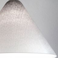 KONICA Design Pendelleuchte mit groem Schirm Lampenschirm aus Kunststoff mit Punkt-Muster bedruckt.