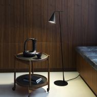 GORDON Italienische Stehleuchte mit beweglichem Schirm Besondere Design Stehleuchte in matt Schwarz.