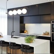 ABBACUS Elegante Design Hngeleuchte Die schmucke Leuchte mit schwarzer Halterung.