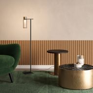 OSMAN Italienische Stehleuchte mit Messing und Glasrohr Besondere Stehleuchte im Mid Century Stil.