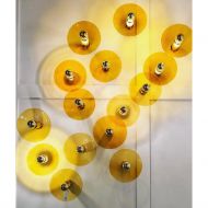 OSIRI Wandleuchte mit farbigen Glas Hier die Wandlampe mit amberfarbenem Glas.