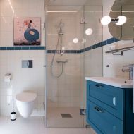 ALPHA Kleine Deckenleuchte mit Opalglas Badleuchte im Hotel.