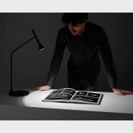 LYB Hohe Tischleuchte in minimalistischem Design Gezieltes Licht, minmalistisches Design.