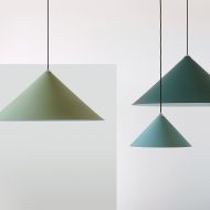 JEENA Moderne Pendelleuchte mit Kegelschirm Kegel-Pendelleuchte aus Stahl in matten Farben.