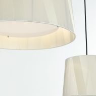 DRESS M2 Pendelleuchte mit Satin-Schirm Diffusor im unteren Bereich des Lampenschirms.