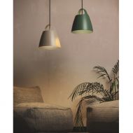 BELCANTO Farbige Metall-Pendelleuchte Naturnahe Farbgebung: Peyote und Hedge green.