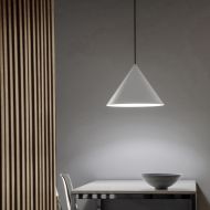KONKO LIGHT Farbige Pendelleuchte in Kegelform Konische Esstisch-Pendelleuchte.