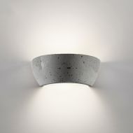 SOFFA LED Halbrunde Wandleuchte aus Leichtbeton Halbrunde Wandleuchte aus Beton. Lichtaustritt nach oben und unten.
