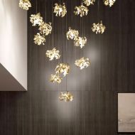 ANDROMEDA Italienische Design Hngeleuchte aus Messing Beleuchtung in einer Galerie-Wohnung.