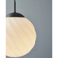 SWING Nostalgische Pendelleuchte mit Opalglas Glasschirm mit Drehung im Glas.