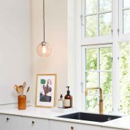 BACCIO Pendelleuchte mit farbigen Glas Die Pendellampe in der Kche.