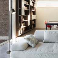 CLAVIO Moderne Bodenstehleuchte mit Keramik-Schirm Schne, schlanke Leseleuchte fr das Wohnzimmer.