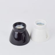 WINNY Lampenhalterung aus Keramik Lampenhalterung aus Keramik in Schwarz oder Wei.