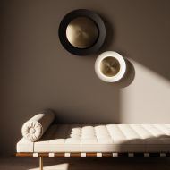 LUNAR ECLIPSE Wandleuchte mit gewlbtem Metallschirm Dekorative Wandleuchten Messing und Schwarz.