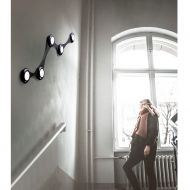 INFINITY Wandleuchten mit Erweiterungsmodulen Lange, flache Wandleuchte fr das Treppenhaus.