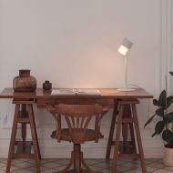 CAIN Design Tischleuchte mit Textil Moderne Tischleuchte in Beige/Wei.