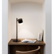 CAIN Design Tischleuchte mit Textil Stilvolles und harmonisches Design aus Spanien. Tischlampe.