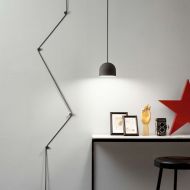 JETTE pendant light with long cable Kleine Hngelampe mit langem Kabel.