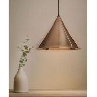 KONKO BRASS Messing-Pendelleuchte in Kegelform Esstischleuchte mit edlem Charakter.