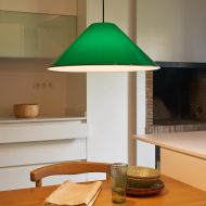 CONIC Pendelleuchte mit groem Schirm Der Lampenschirm in Flaschen-Grn.