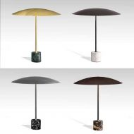 DRUMS Groe Design-Tischleuchte Verschieden Material-Kompositonen der Leuchte.