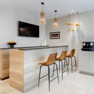 KORA S Hngeleuchte mit farbigem Schirm Wohnliche Lampen fr der Kchentheke.