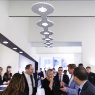 FABLE Lange LED Hngeleuchte dimmbar Moderne Design-Leuchte mit helles Licht.